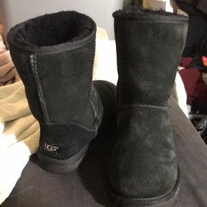 Black uggs